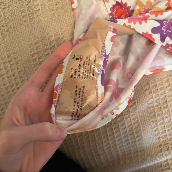 Follow suit The Marie Bottom- Flower Power - Picture 5 of 5